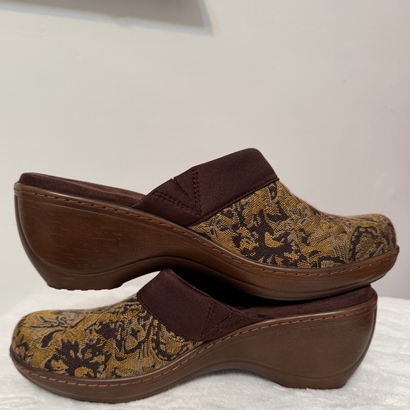 SoftWalk Size 9 Brown and Gold Patterned Mules - Picture 11 of 11